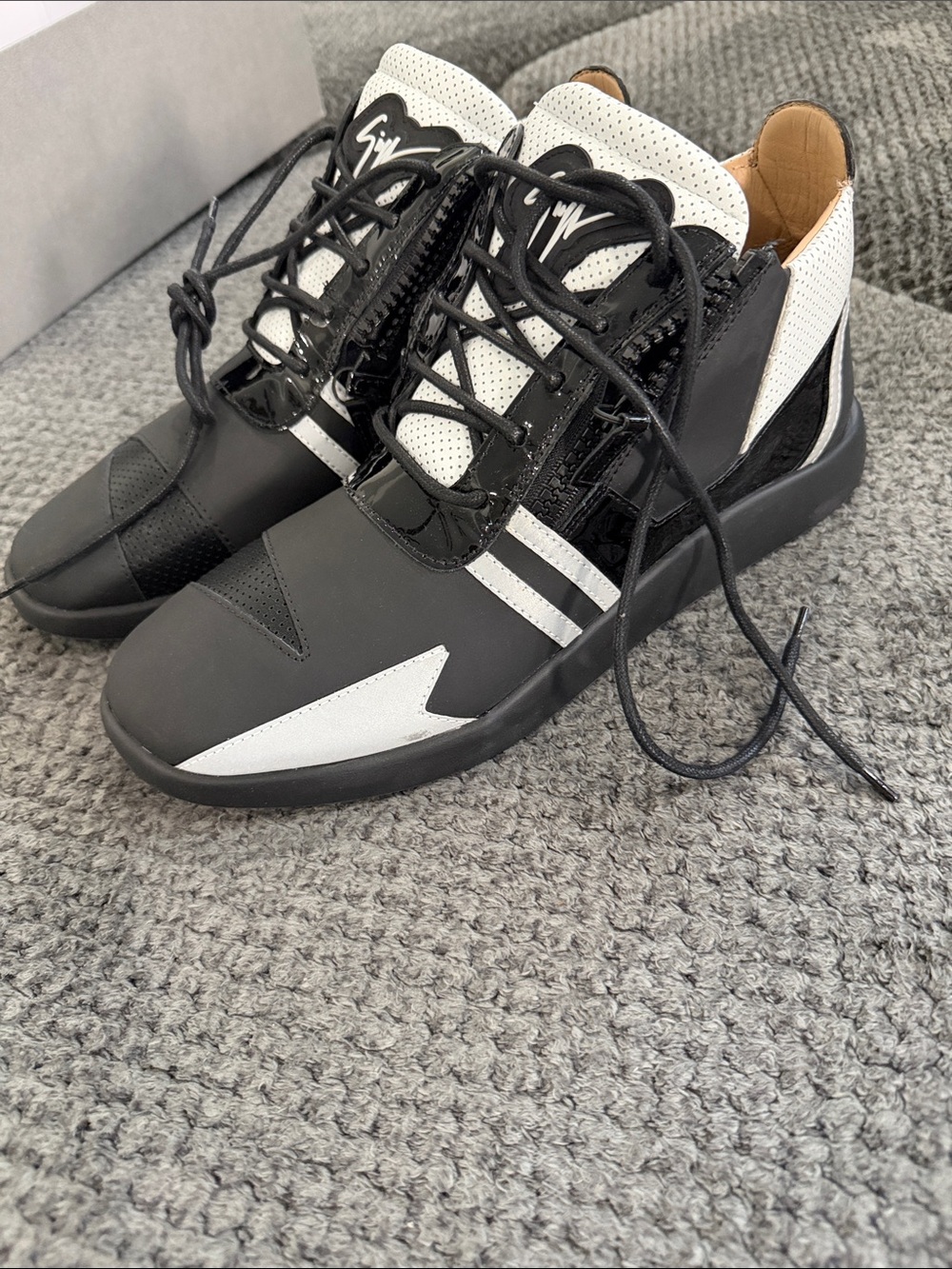 Giuseppe Zanotti Black and White Men's Low-Top Sneakers - Picture 2 of 6